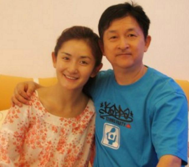 谢娜家庭背后的心酸,父母眼里的黄晓明