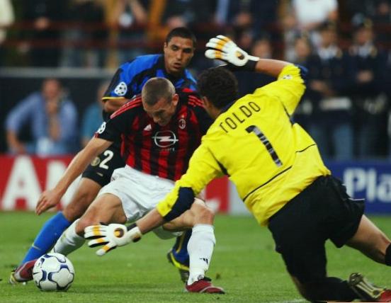 为数不多熬夜看球的理由——米兰德比