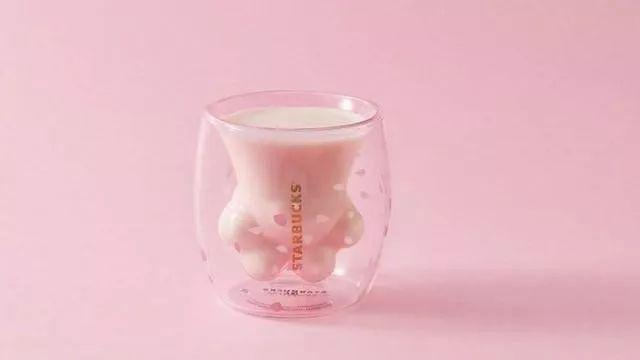 抖音小红书点燃圣杯之战:上千猫爪杯0.07秒售空,星巴克的潮牌转型