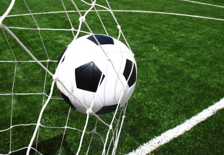 足球的魅力足以让人热泪盈眶,足球体现体育精神的一面