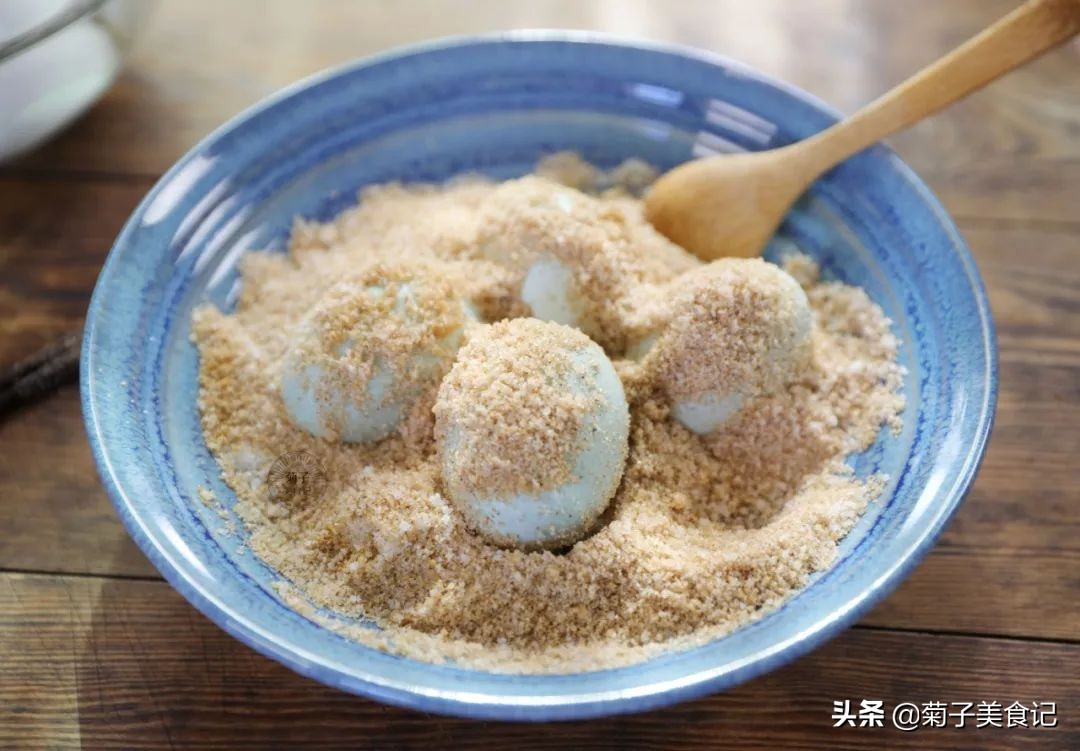 家庭版腌制咸鸭蛋的做法,家庭咸鸭蛋好吃的腌制方法