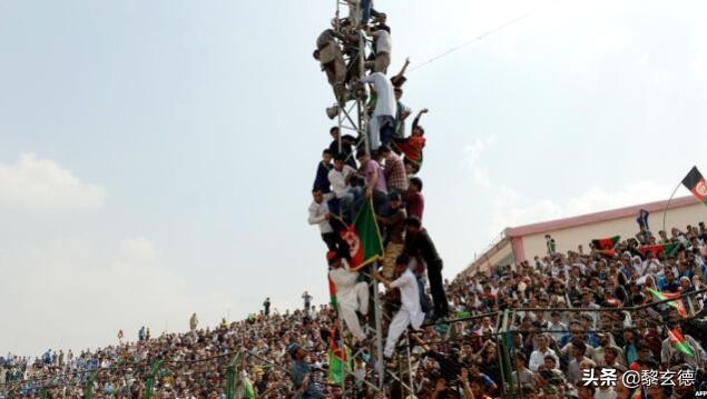 德甲再添阿富汗后裔，废墟中的足球世界，联赛赛会制月薪10美元