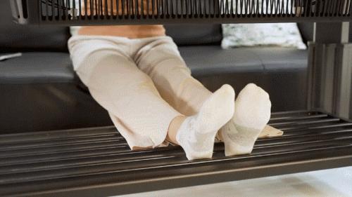 冬天手在被窝里被冻手了,冬天冻得我瑟瑟发抖的时候