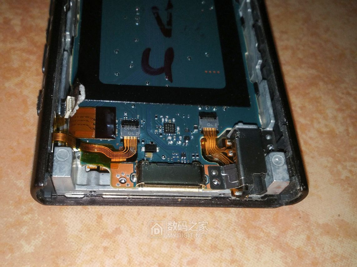 售价1000元的索尼NW-A45无损音乐*放播**器拆解！对比NW-A35主板图