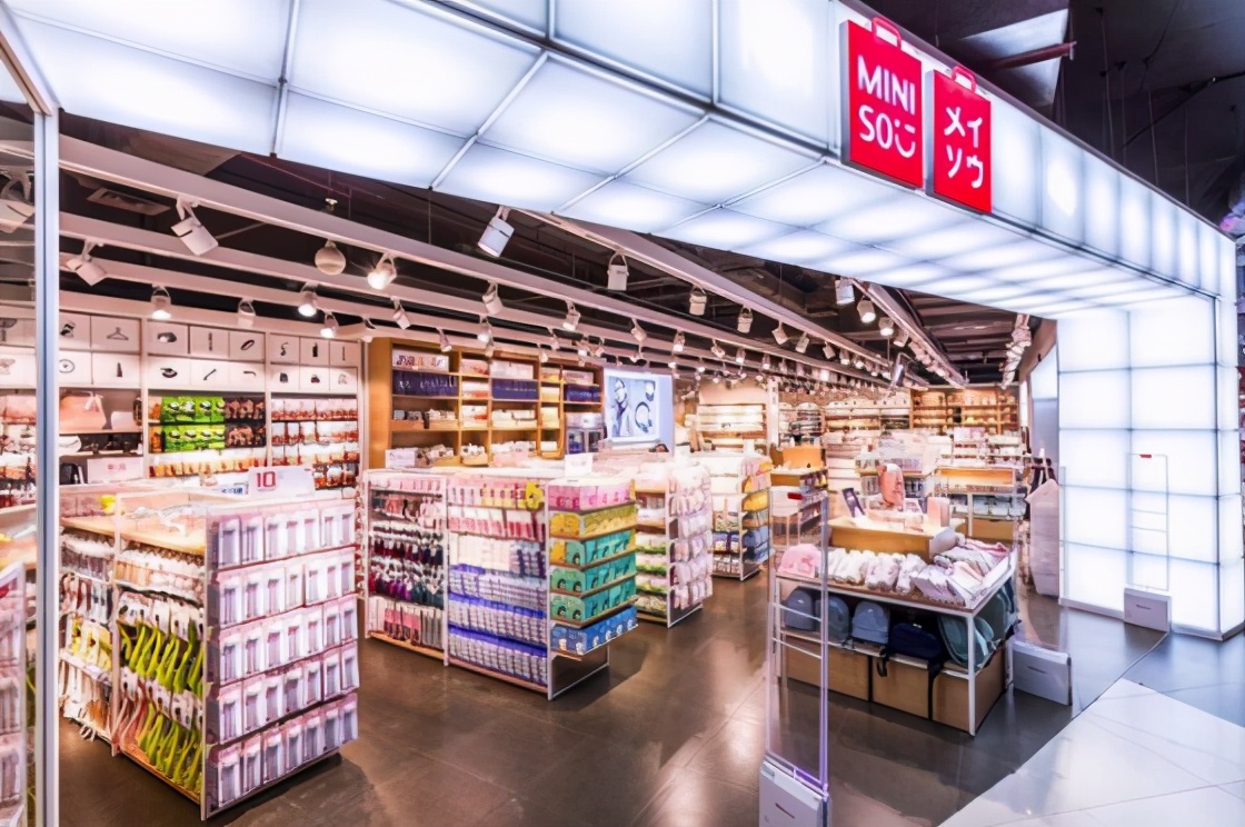 名创优品爆闪,名创优品为何破发