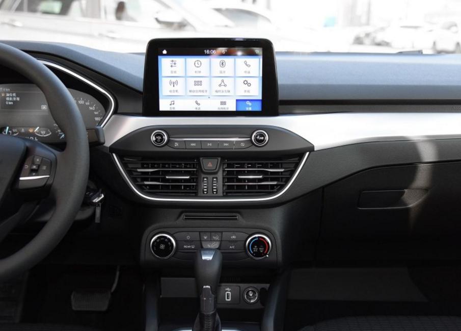 福克斯经典和新款区别,福克斯三厢1.6手动挡优点和缺点