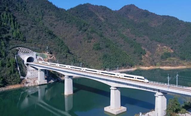 新列车运行图2022,新的列车运行图来了