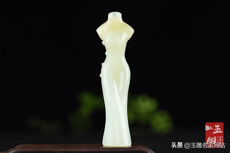 和田糖白玉比和田白玉价值更高吗,糖白玉还是白玉手镯好看