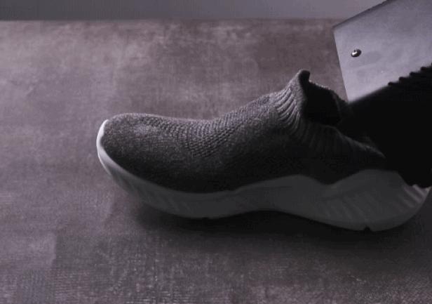 休闲运动鞋便宜没好货？硬核测试美国名牌、淘宝小米有品百元爆款