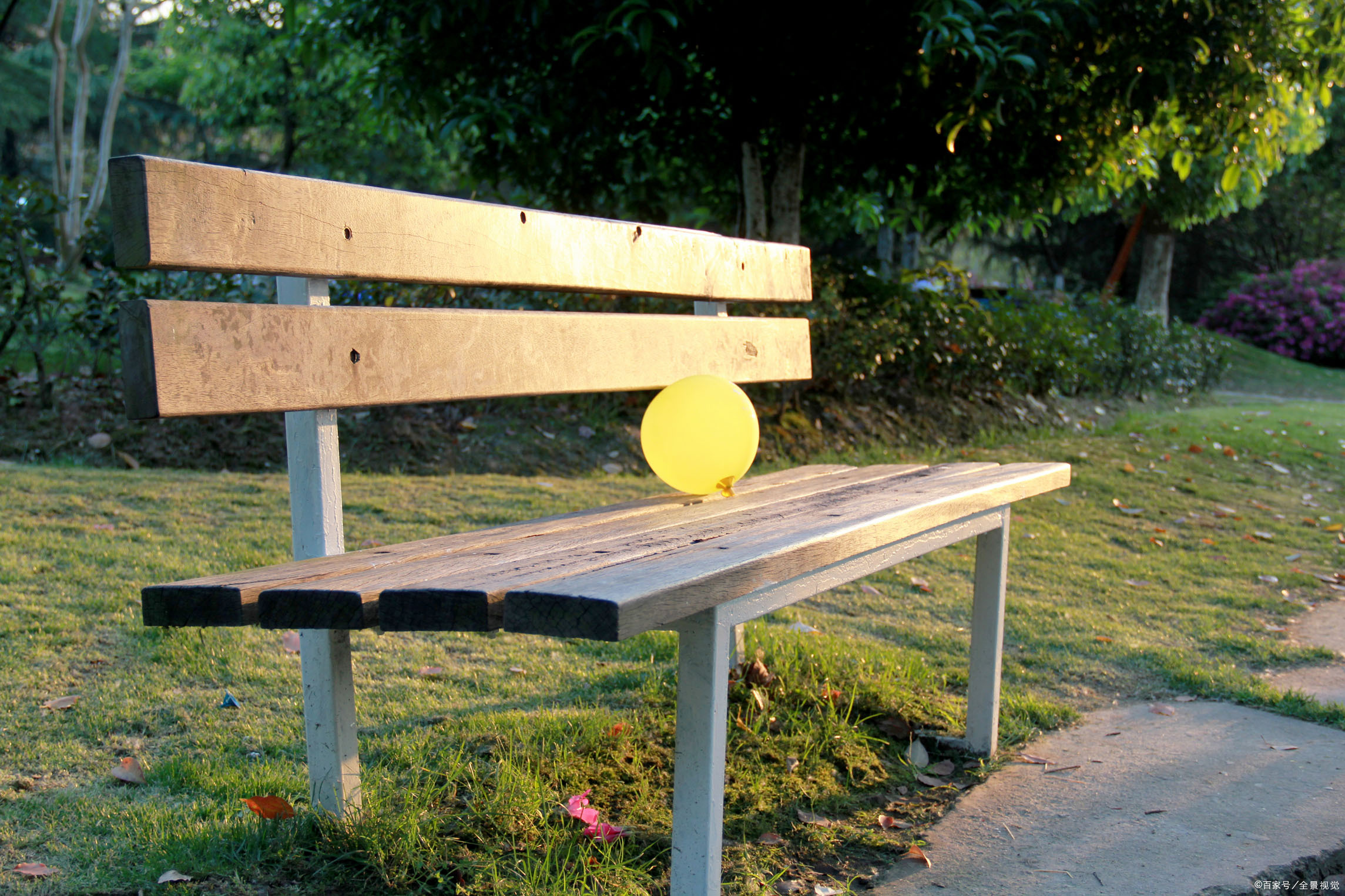 “睡岗”、“踢球”，人生海海，难忘那段旧日时光