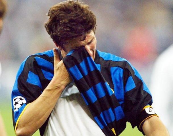 为数不多熬夜看球的理由——米兰德比