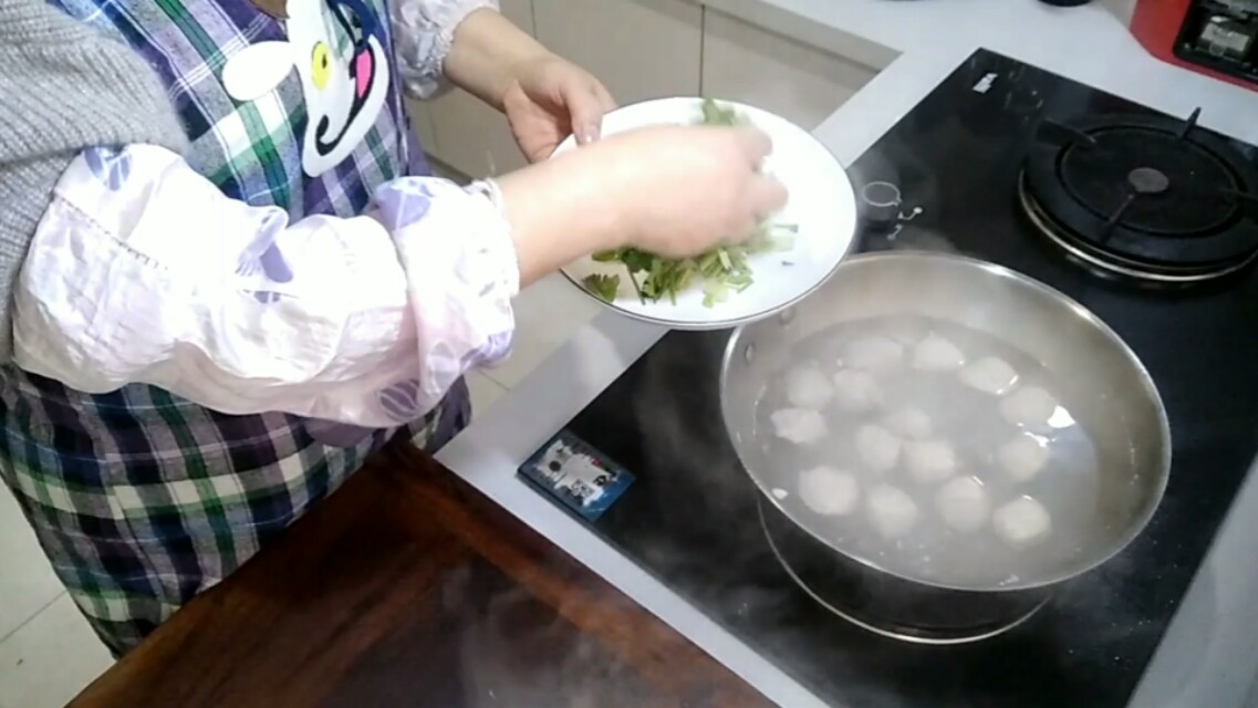 冷冻鱼皮做鱼肉丸子,带刺鱼肉生汆丸子的做法