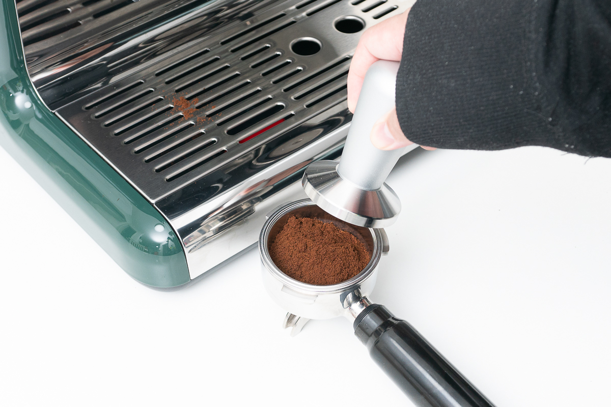 半自动意式咖啡胶囊咖啡机哪个好,胶囊咖啡机半自动和全自动的区别