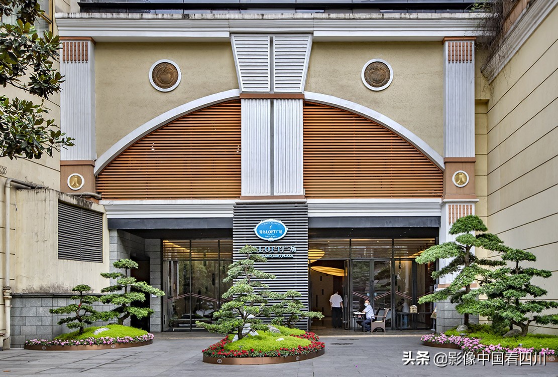 成都最美榕树街,成都鹭岛步行街商铺出售