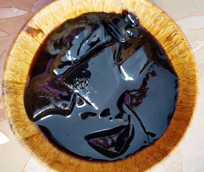 夏天必备黑凉粉怎么弄好吃,夏天黑凉粉制作方法视频教程