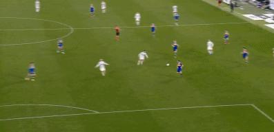 c罗罚丢点球后泪洒赛场后续,躲球原视频