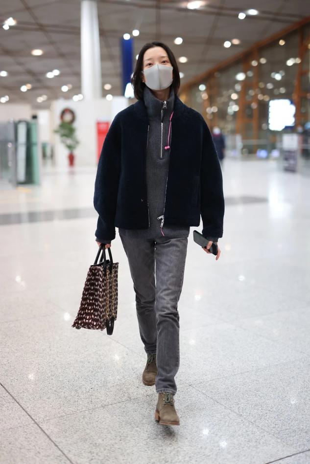 夏天穿这4种配色高级又气质,穿来穿去还是简约温柔的气质