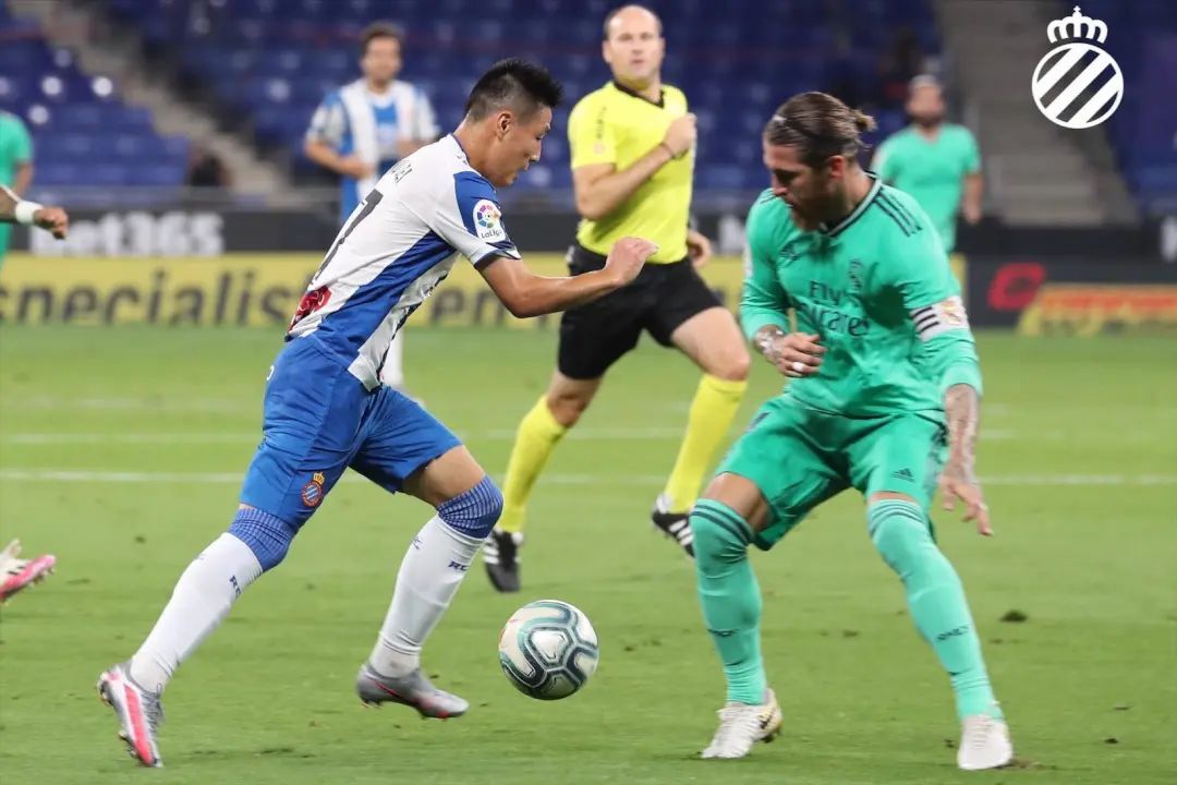 武磊进球关岛,武磊核武器单场斩四球