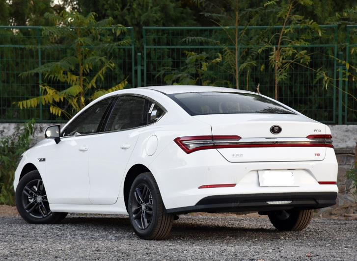 新能源比亚迪秦pro与荣威er6,开了4年比亚迪秦pro还值多少钱