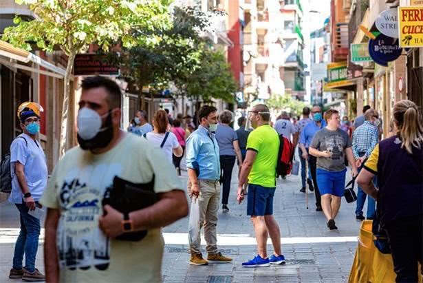 西班牙什么时候恢复开放,西班牙游客晒太阳