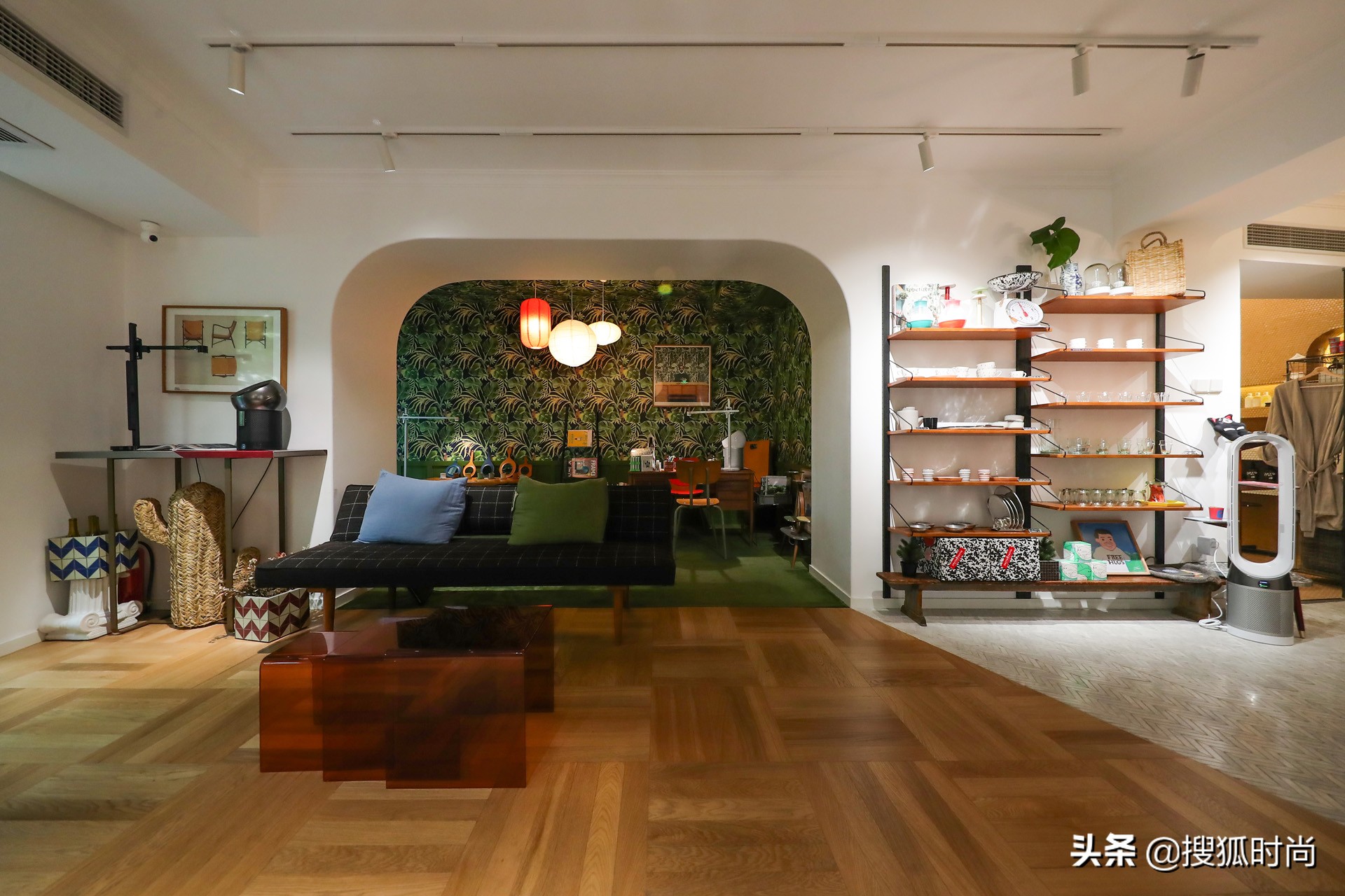 刘亦菲胡歌就合作了一次吗,刘亦菲胡歌代言阿玛尼