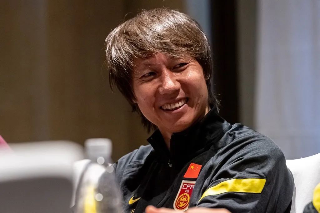 中国男足该不该骂,中国男足被骂的视频