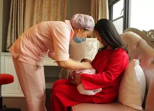 胎儿在妈妈肚子里的成长过程动画,胎儿在妈妈肚子里的成长视频