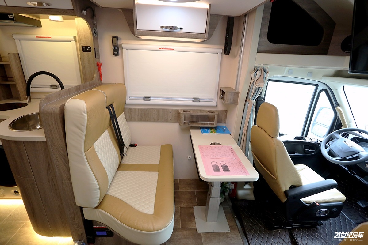 霍夫勒逸翔房车小额头,霍夫勒逸翔小顶房车