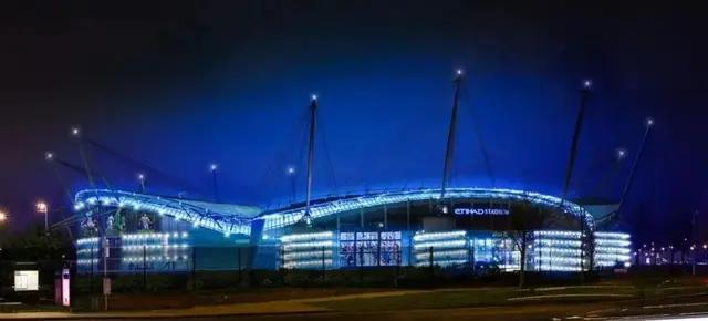 世界足球场的建造全过程,足球场穹顶结构