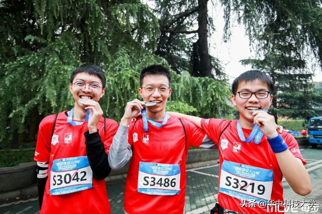 校园看跑步比赛,校园马拉松比赛