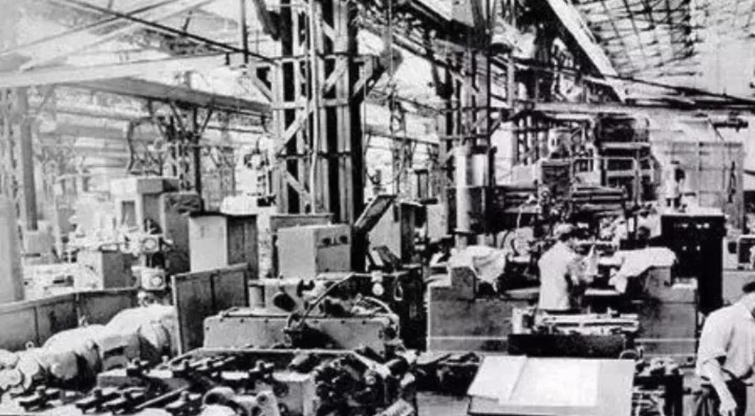 *安门天**上的国徽在辽宁诞生记