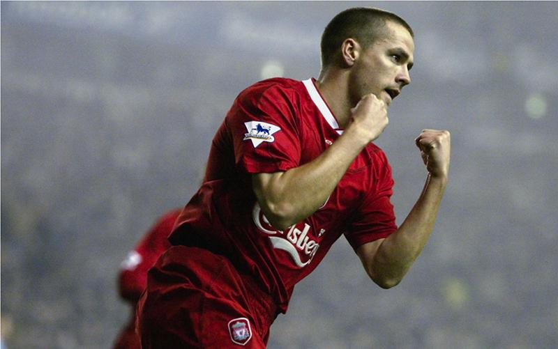 实况足球马尔蒂尼和谁搭档后卫,新版实况足球欧文