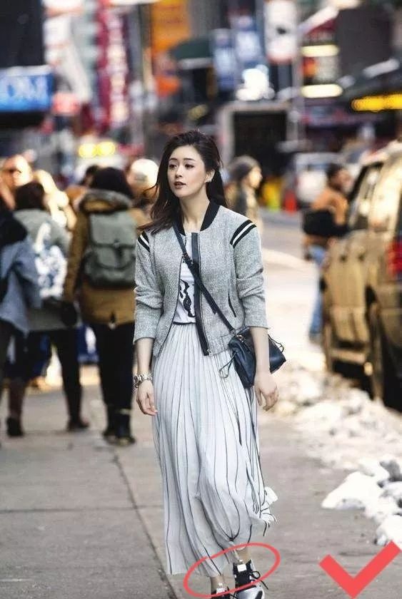 百褶裙穿法出现bug,百褶裙褶乱了怎么熨