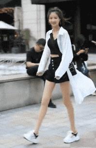 可爱小姐姐搞笑动图图片,搞笑动图小姐姐你引起了我的注意