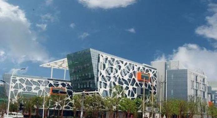 中国最有钱的人马云排第三,中国三马马云马化腾