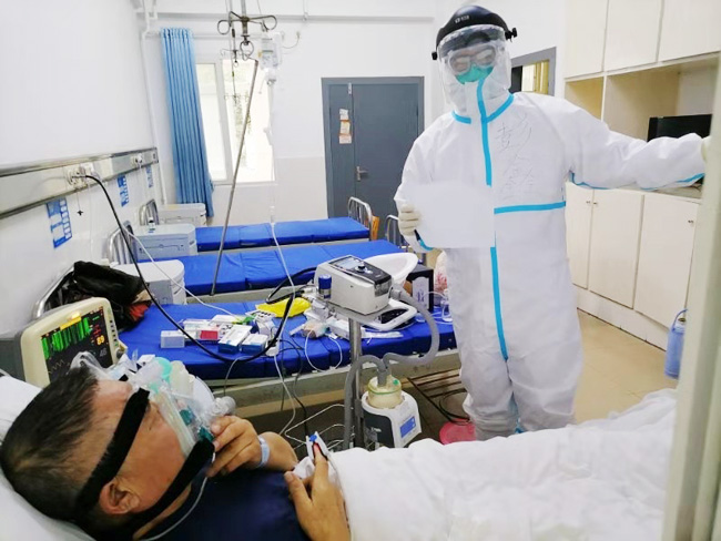 儋州市人民医院消化内科医生彭鑫：“我是*党**员，就要冲在防疫第一线！”