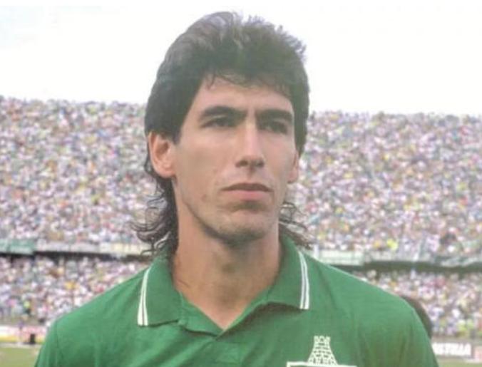 世界上足球比赛十大乌龙球视频,足球场上最匪夷所思的7大事件