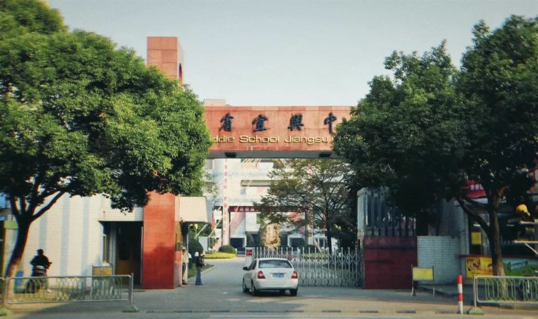 从未逃离,从未逃离过原生家庭