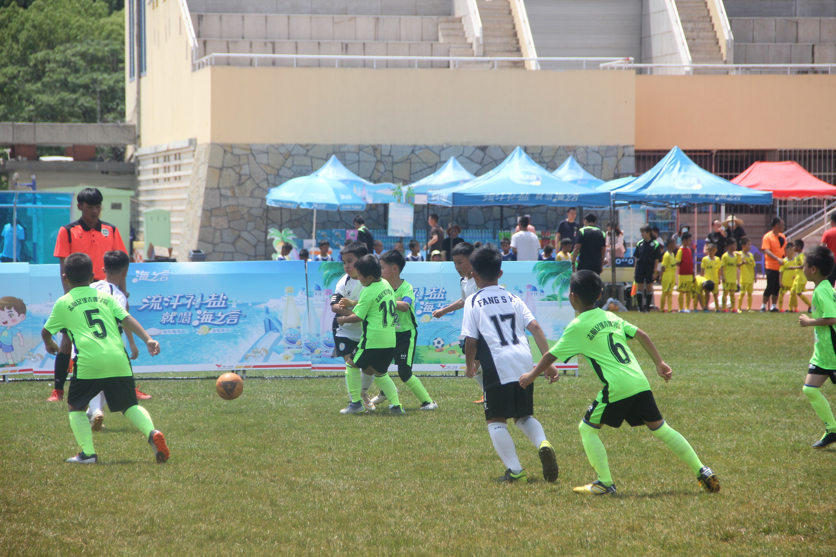 昆明奋进杯足球赛呈贡二小,昆明奋进杯足球赛打几个星期