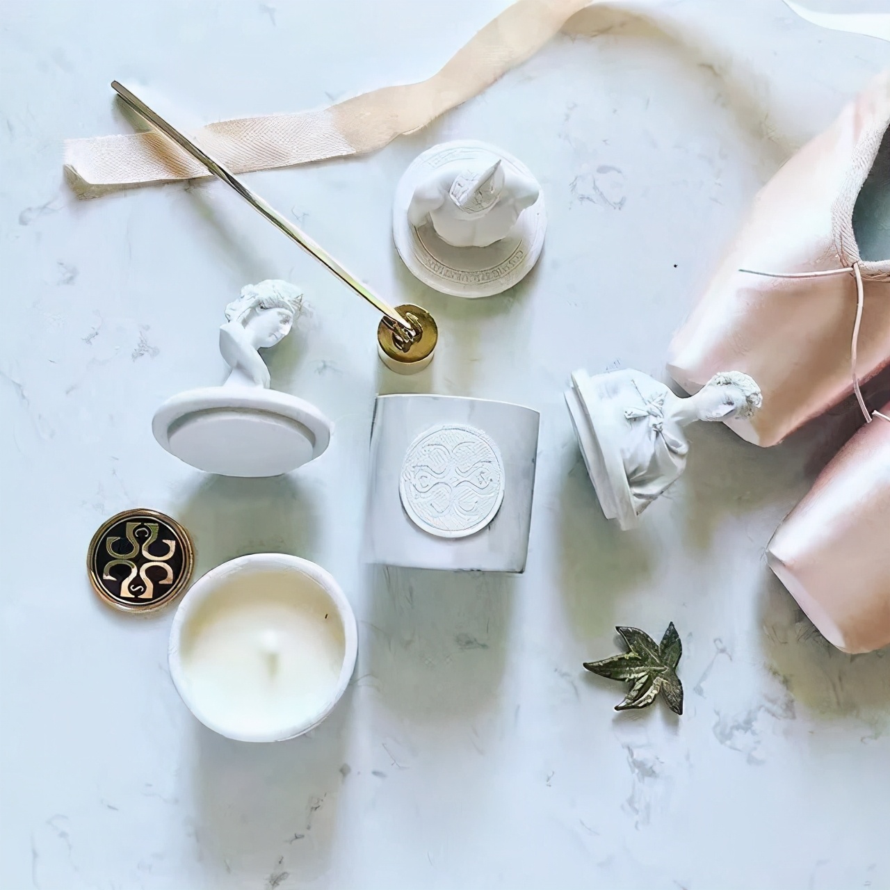 只要小几百就能买到Acne平替,高逼格小*香众**薰和王一博同款