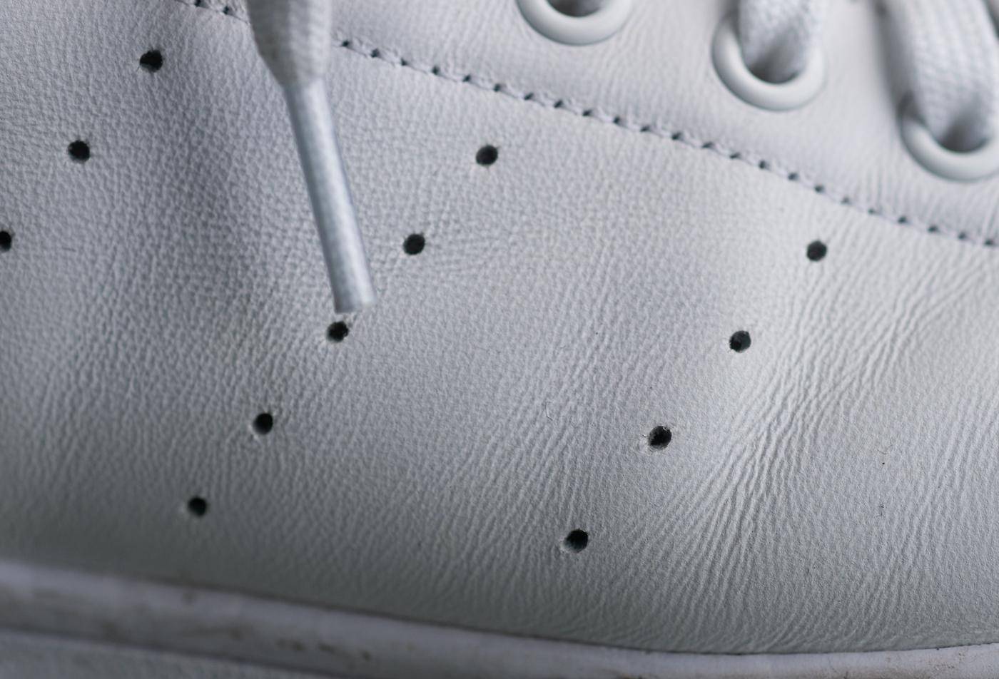 阿迪vs耐克足球鞋,阿迪和耐克小白鞋哪个好