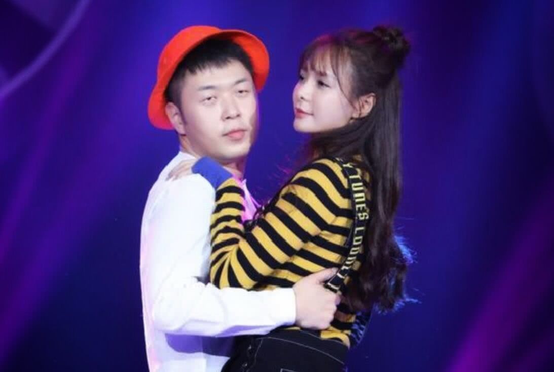 沈梦辰闲鱼上卖二手闲置,沈梦辰闲鱼直播打客服电话