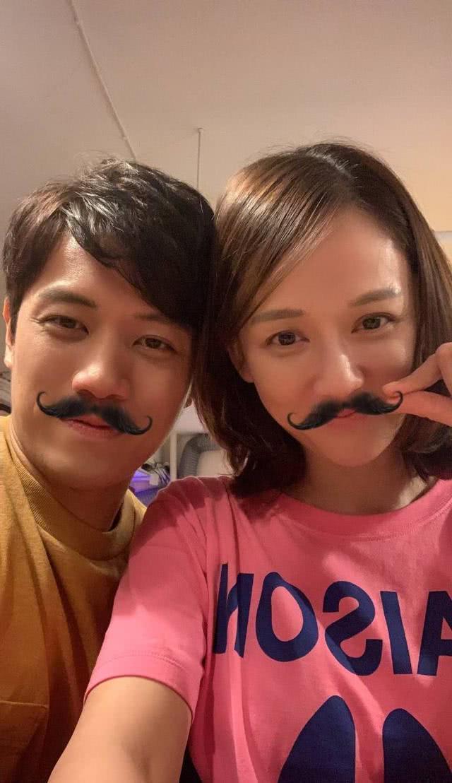 艾伦给陈乔恩飞吻,艾伦抱陈乔恩视频