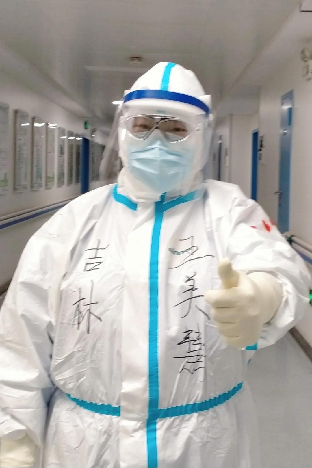 致敬2020每一个逆行的背影,回顾2019年消防员最美逆行背影