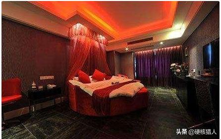 情侣酒店的床为什么有镜子,情侣酒店的床为什么是圆的呢