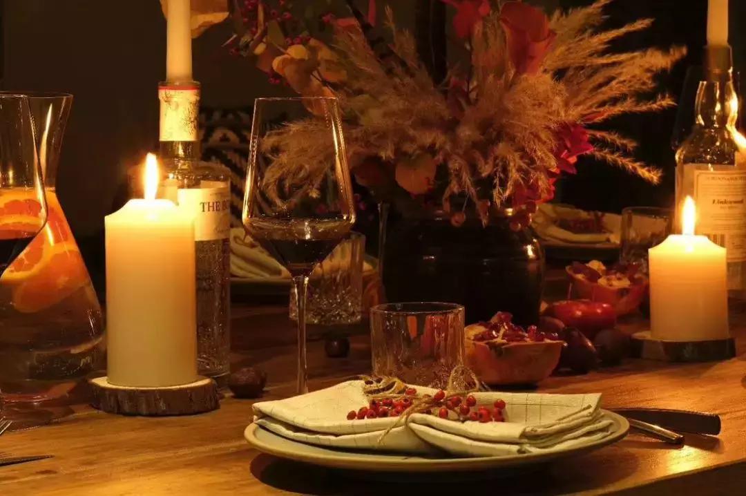 把泳池搬进沙漠,圈黄河做庭院,一个男人的西部世界,可以有多野