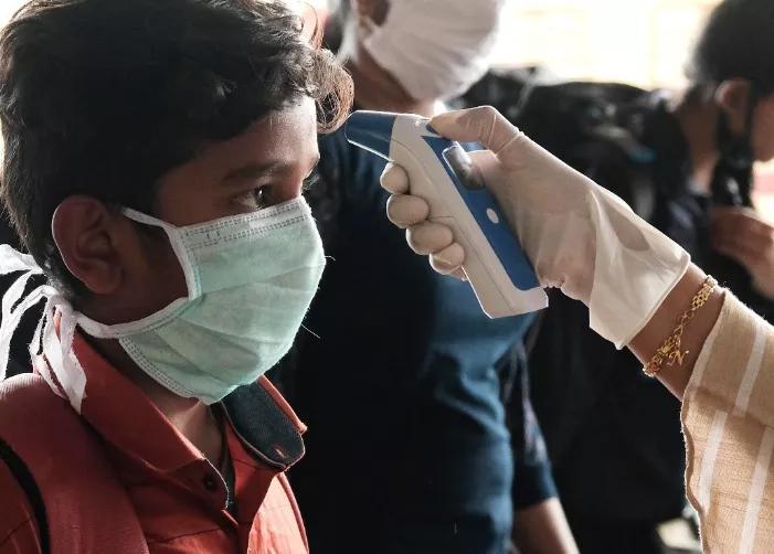 瞒不住了！这个国家感染人数可能破5亿！上千万人或丧命！