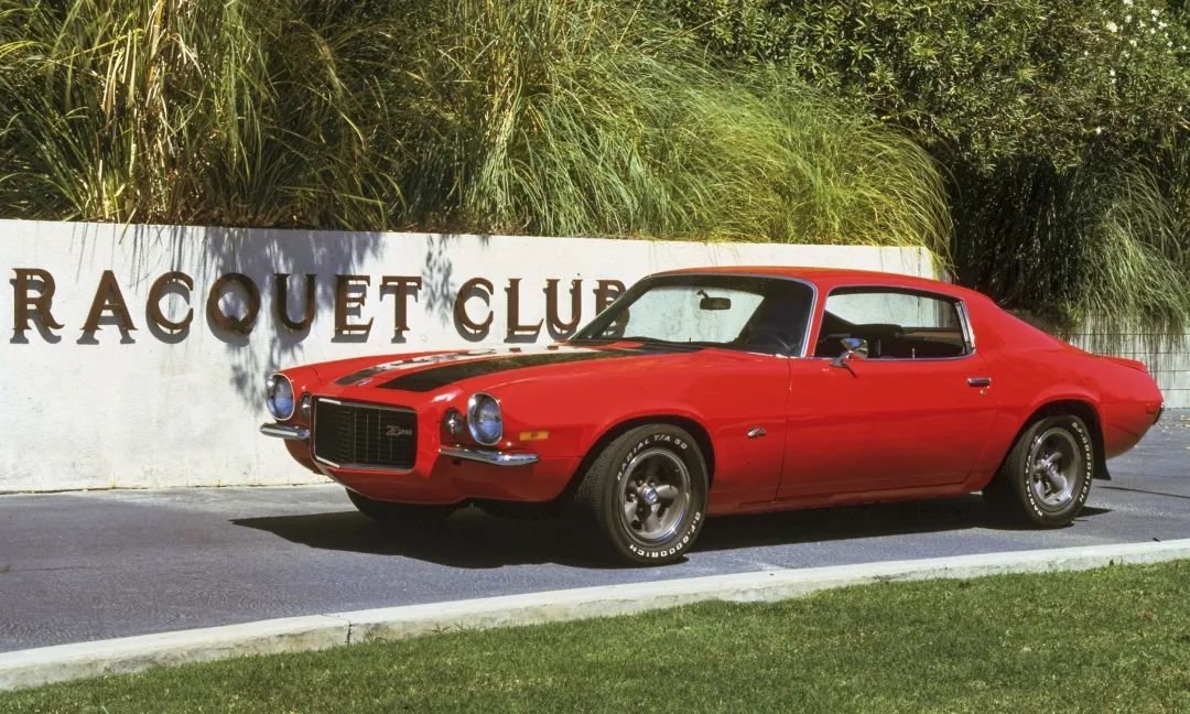 雪佛兰科迈罗第一代到第六代,雪佛兰科迈罗爆改蓝色版