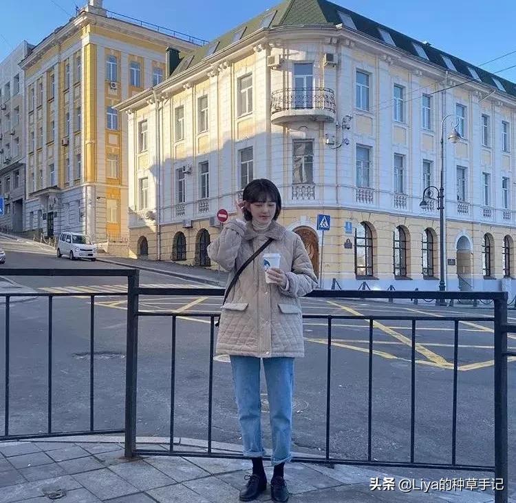 女童白色羊羔毛卫衣6-12岁潮款,大版的羊羔毛卫衣怎么搭配