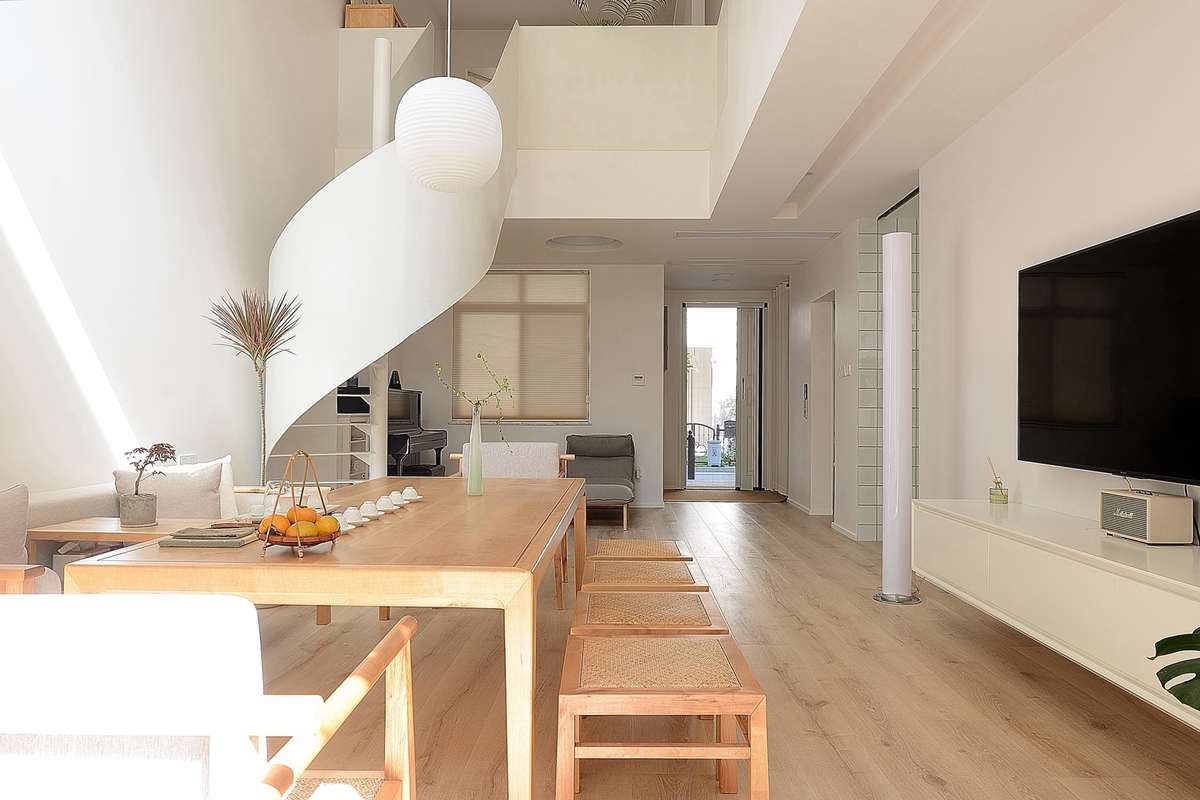 小城的生活简简单单普普通通,很向往学生时代的生活